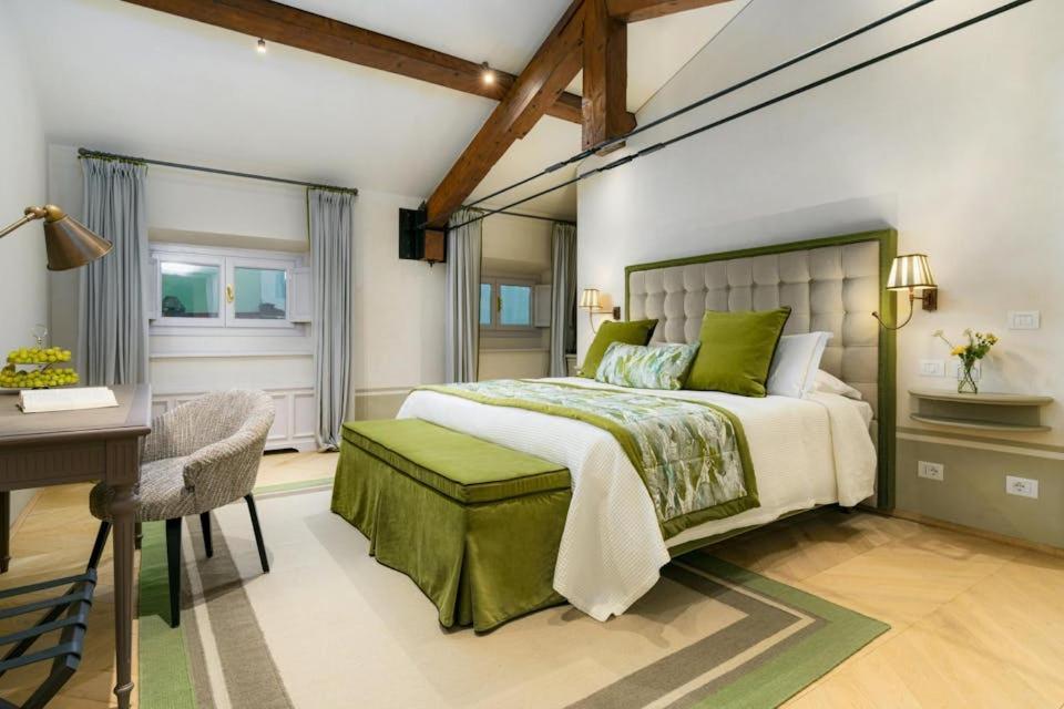 Luxury Corso 14 With Duomo View Apartamento Florencia